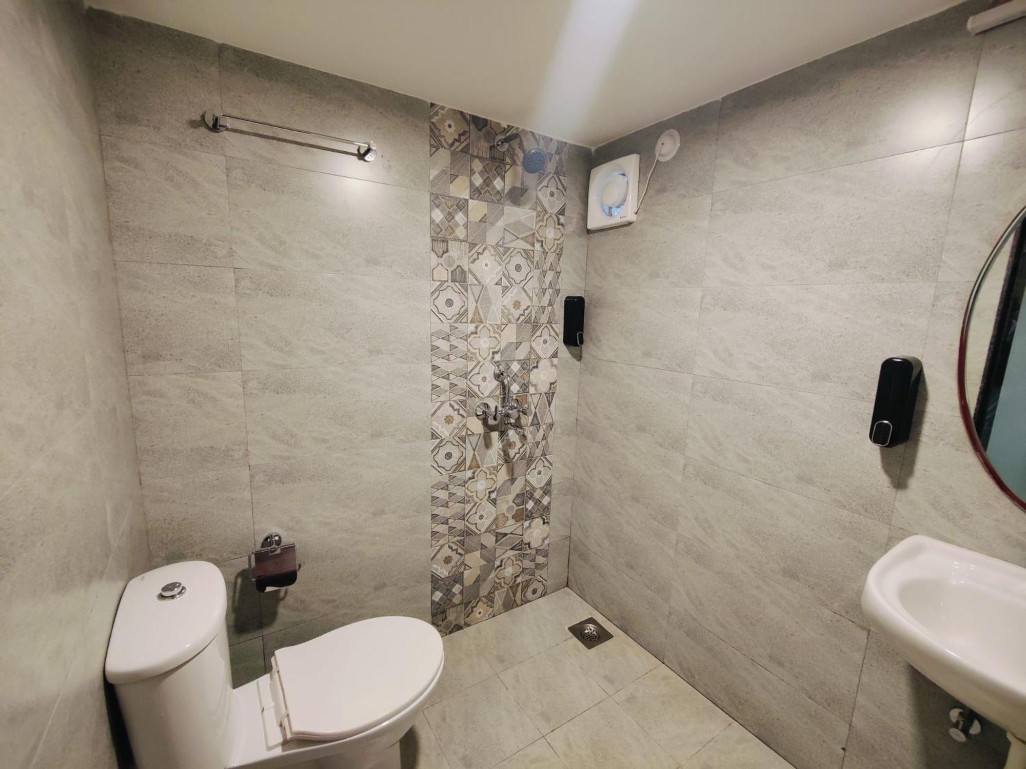 Kevin'S House By Travelkrafts Hotel อันจูนา ภายนอก รูปภาพ