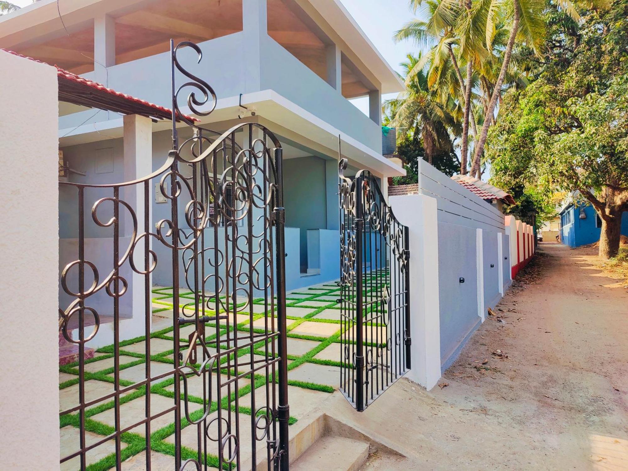 Kevin'S House By Travelkrafts Hotel อันจูนา ภายนอก รูปภาพ